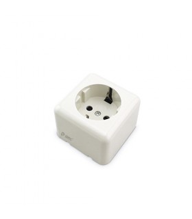 Base de Superficie LG Alpha 2P+TT 10A 250V
