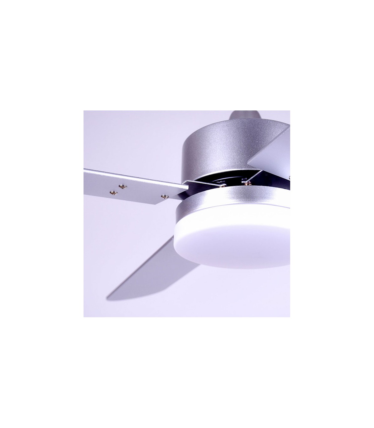Ventilador Kenia DC Plata 18W 1800Lm 4 Aspas Reversibles Plata / Haya CCT