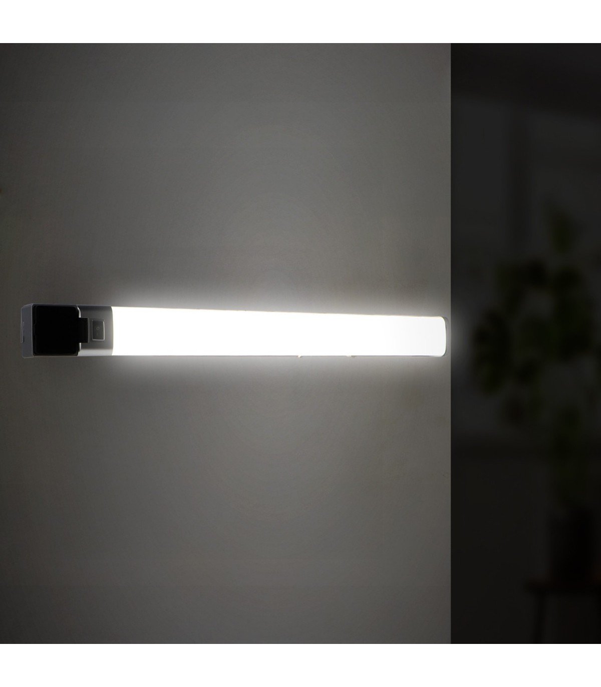 Aplique Pared Led VERO 15W 1500Lm IP44 con toma schuko