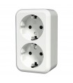 Base enchufe sucko superficie Delta 2P+TT 16A 250V