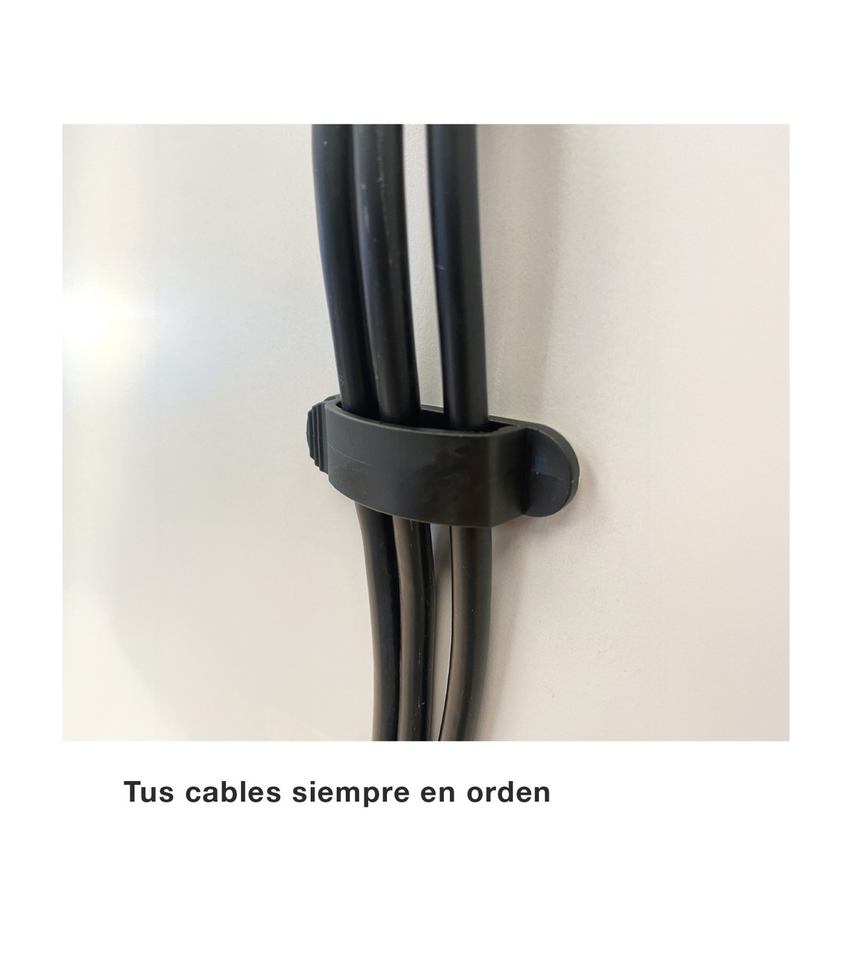 Abrazadera adhesiva para cable 3 orificios - 1 Unidad